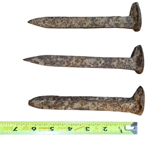Vintage - Lot of 3 Rustic Distressed Rugged Railroad Spikes​​ - Picture 5 of 5